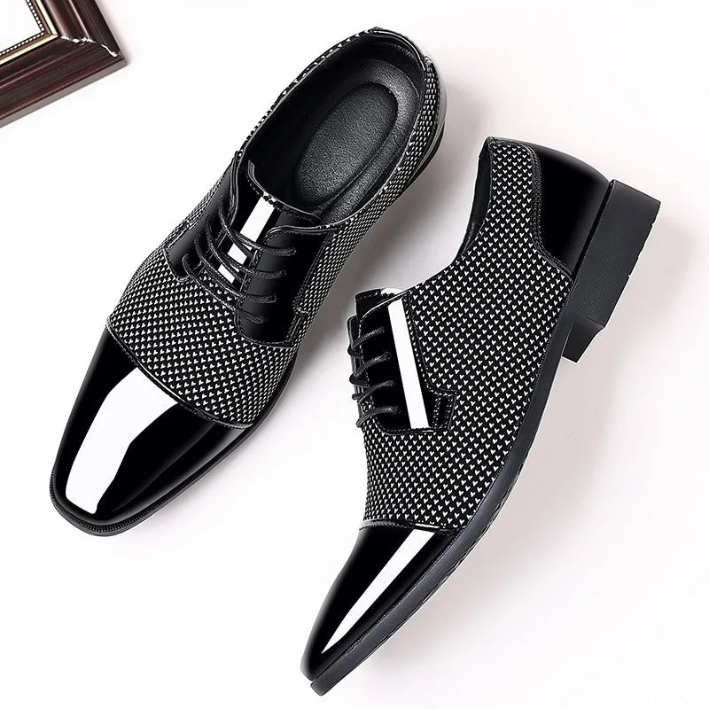 Men's patent-toe Oxford shoes with textured lace-up panels and pointed toe